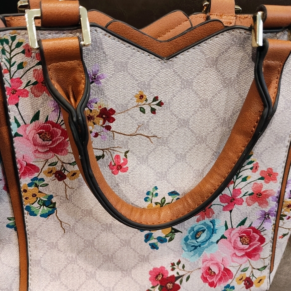 Purse - Picture 2 of 8